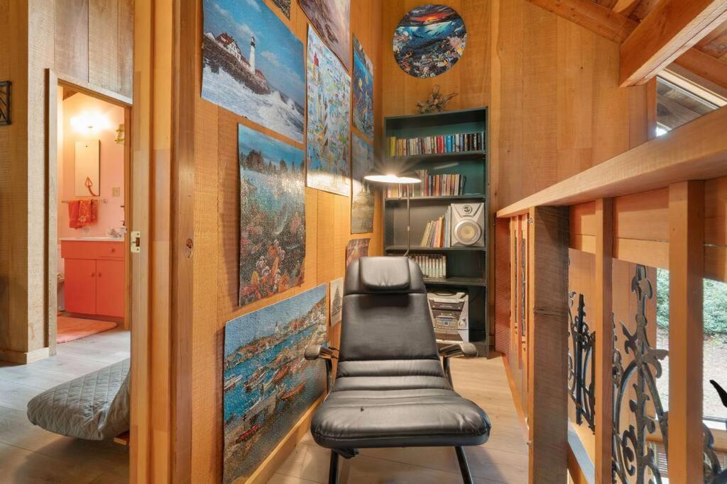 Grandma'S Cabin By The Sea Гвалала Экстерьер фото