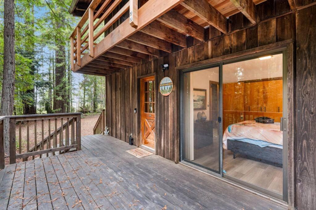 Grandma'S Cabin By The Sea Гвалала Экстерьер фото